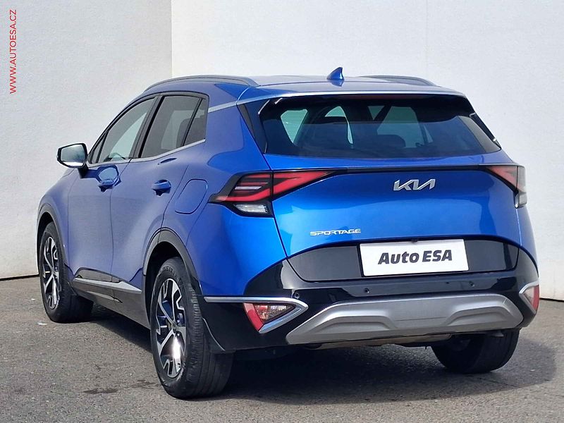 Kia Sportage (2023) 1.6 T-GDi, ČR, TOP, LED - fotka 6 z 23