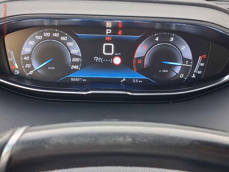 Peugeot 3008 (2020) 2.0 HDi, GT, AT, +ALU, panor - fotka 21 z 24