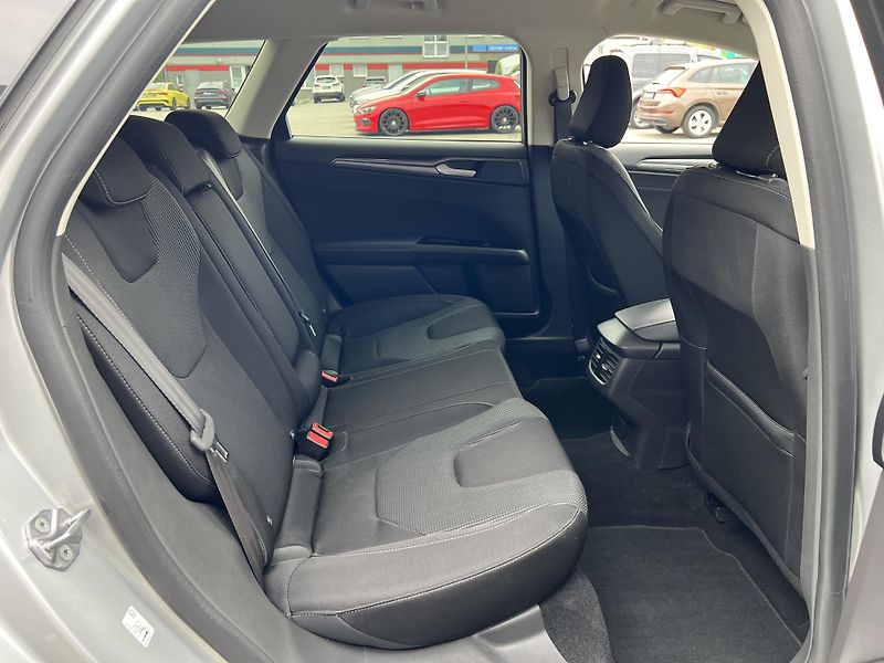 Ford Mondeo (2019) 2.0TDCi*110KW*Kamera - fotka 34 z 39