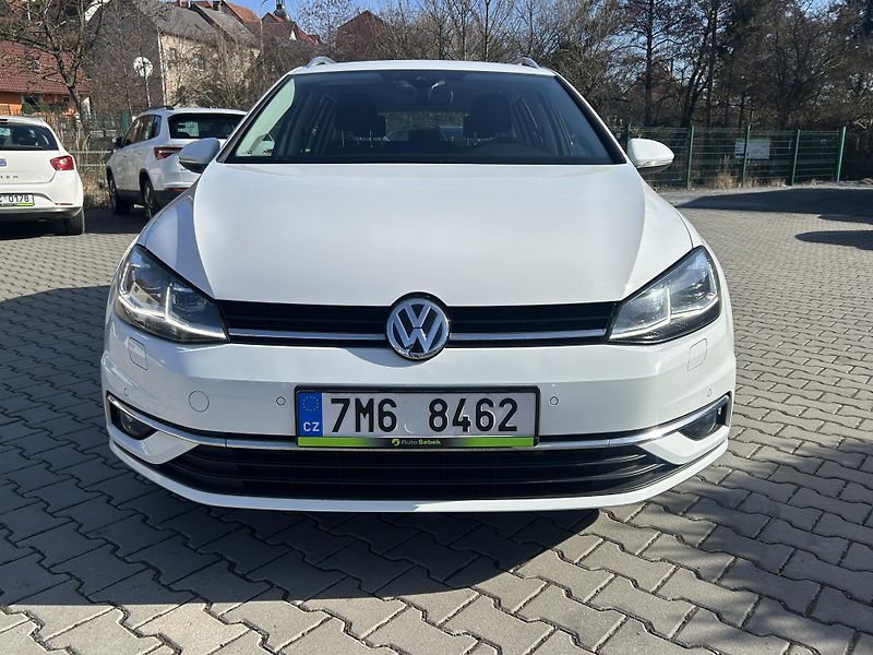 Volkswagen Golf Variant 2,0TDi Highline NAVI LEDMATRIX - fotka 17 z 69