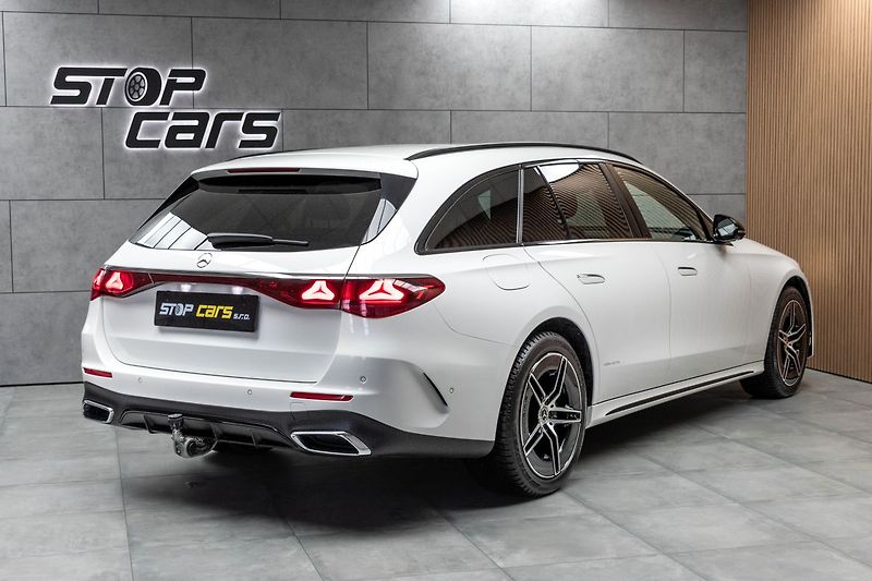 Mercedes-Benz Třídy E E 220d AMG*TAŽNÉ*ZÁRUKA*ČR 1.M - fotka 7 z 42