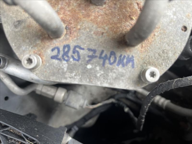 Volkswagen Sharan 2,0 TDi DSG 130KW KLIMA SERVIS - fotka 30 z 38