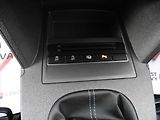 Volkswagen Touran 2,0 TDI Life, 7.míst, Vyhř.sed - náhled 14