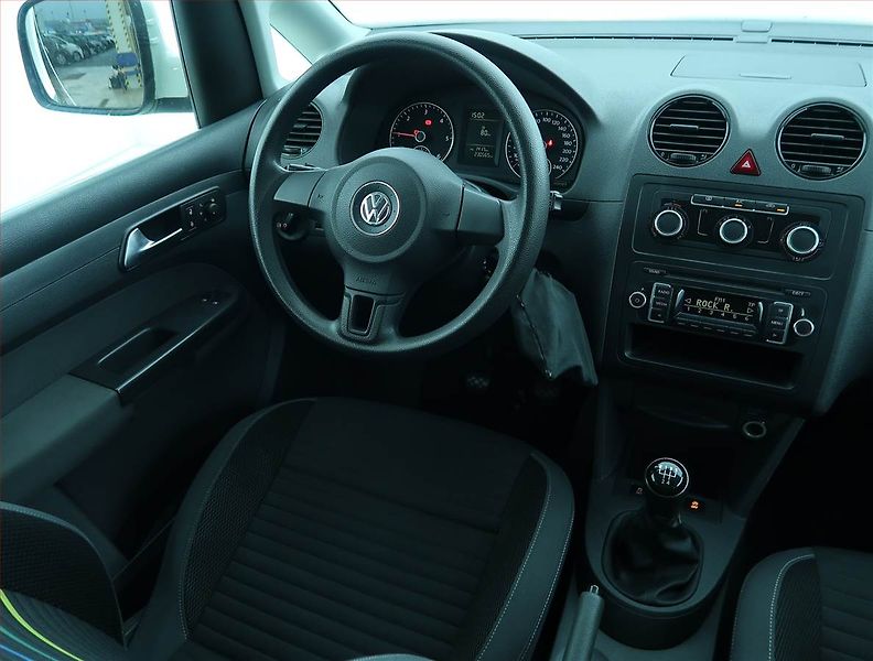 Volkswagen Caddy (2014) Soccer 1.6 TDI, 5Míst, 1Maj - fotka 7 z 18