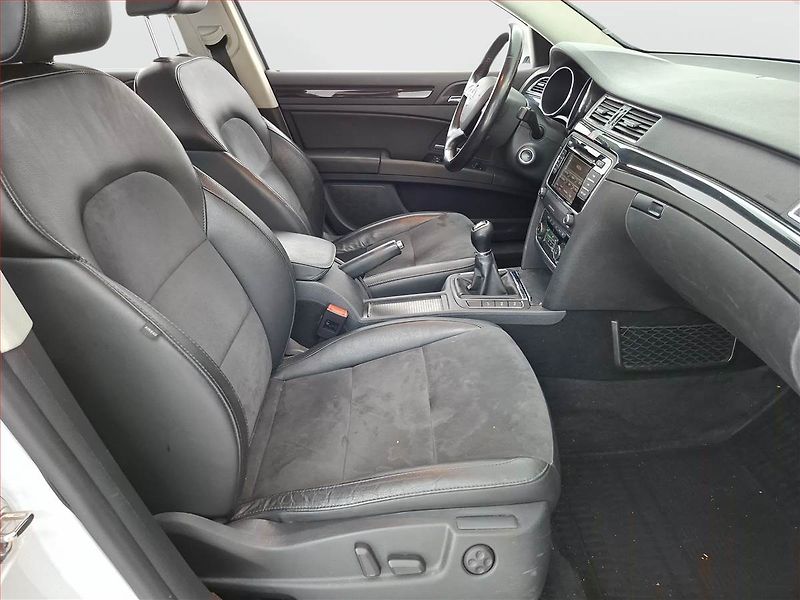 Škoda Superb (2014) 2.0 TDI, 4X4, Kůže, Bi-Xenony - fotka 9 z 17