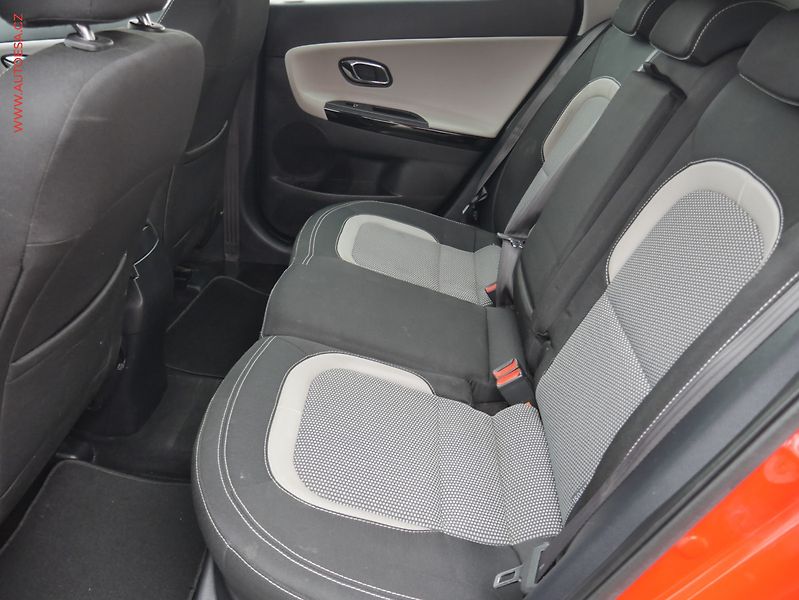 Kia Ceed (2016) 1.6 CRDi, ČR, AC, navi, park - fotka 10 z 27