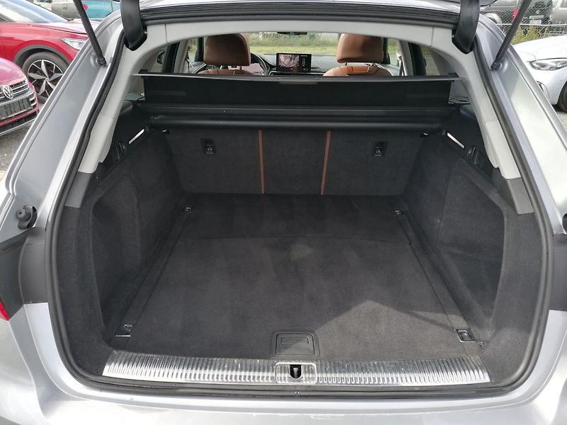 Audi A4 (2022) 2.0 35 TDi 120 kW,Pano,Kůže - fotka 28 z 35