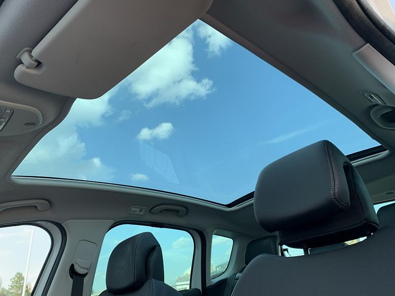 Peugeot 3008 ALLURE+ 1,6 BlueHDi 88kW - fotka 21 z 24