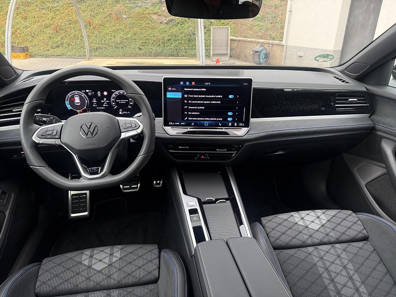 Volkswagen Passat (2026) 2.0 TDI 110kw R-line - fotka 13 z 16