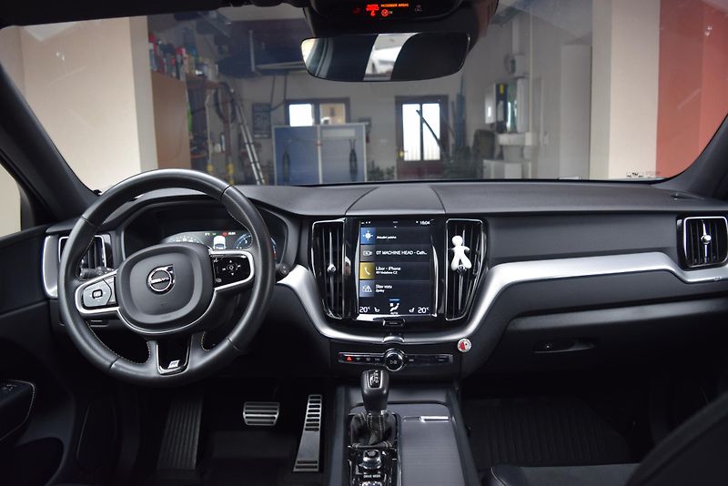 Volvo XC60 (2018) Volvo XC60, po servisu + zimní - fotka 1 z 10
