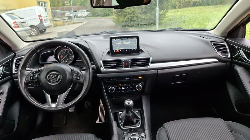 Mazda 3 Mazda 3 2.0 Skyactiv Rezervace - fotka 28 z 35