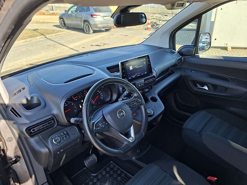 Opel Combo LIFE XL 1,2T 130k EAT8 7.Míst - fotka 14 z 25