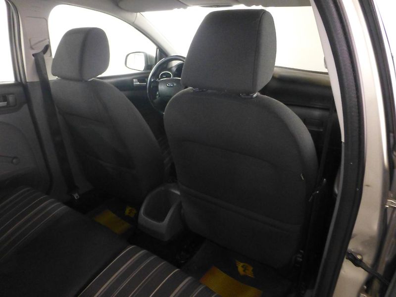 Ford Focus (2009) 1,6TDCI-80KW-KLIMATIZACE*TAŽNÉ - fotka 21 z 24