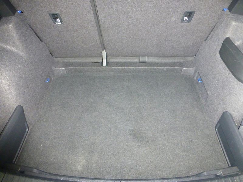 Škoda Karoq (2018) 1,6TDI*PARK.S**ALU***VYHŘ.SED. - fotka 25 z 26