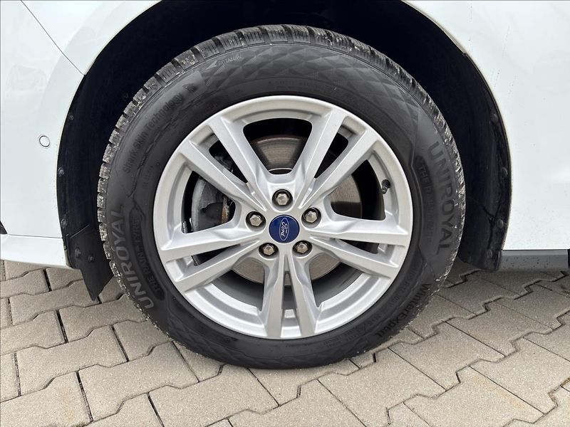 Ford Galaxy 2,0 EcoBlue 110 kW Titanium 7M - fotka 9 z 42