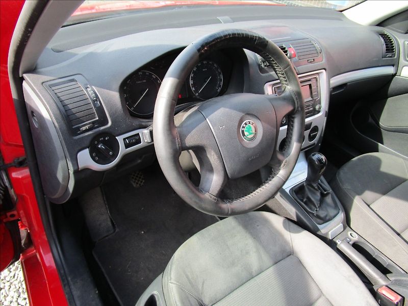 Škoda Octavia Combi 1.9TDi Ambiente, Klima - fotka 10 z 41