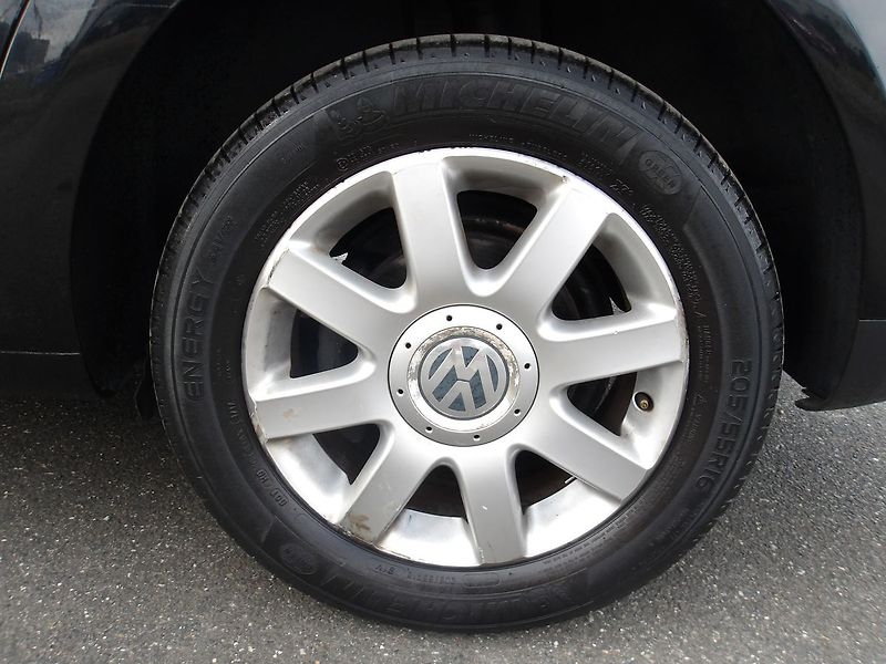 Volkswagen Touran 1,6i 75kW ! KRASAVEC !!! - fotka 11 z 26