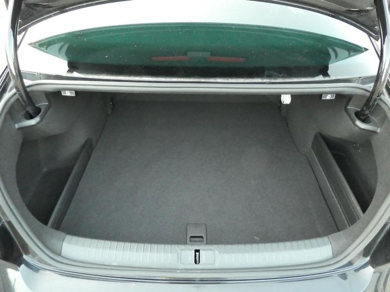 Volkswagen Passat 1,5 TSi 110kW automat navi  od - fotka 17 z 17