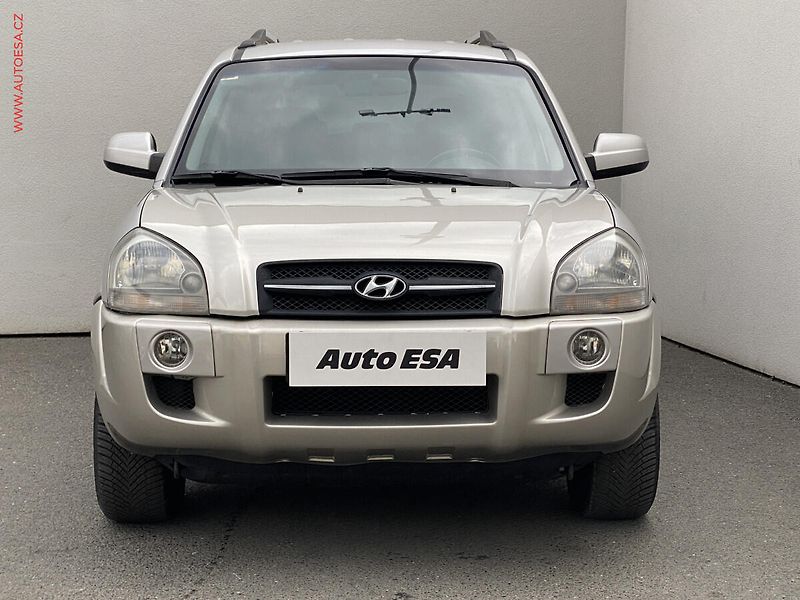 Hyundai Tucson (2006) 2.0i, AC, TZ, výhřev sed - fotka 2 z 16