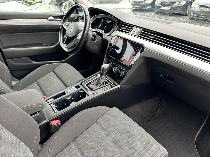 Volkswagen Passat (2019) 1.6TDi KAMERA,NAVI,100%KM - fotka 7 z 14
