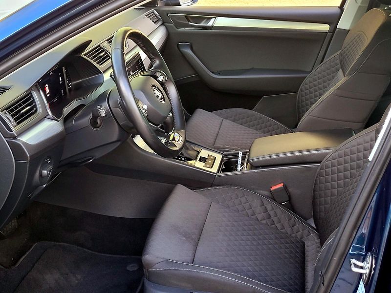 Škoda Superb TSi DSG AMB *SERVIS,CEBIA   - fotka 26 z 43