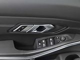 BMW Řada 3 320d xDrive - náhled 17