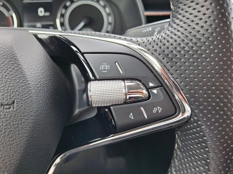 Škoda Kamiq (2022) Style 1,5TSi 110kW - fotka 33 z 35