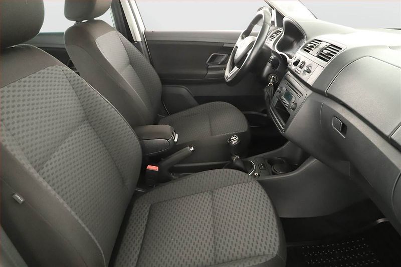 Škoda Fabia (2014) Ambiente 1.6 TDI, po STK - fotka 7 z 11