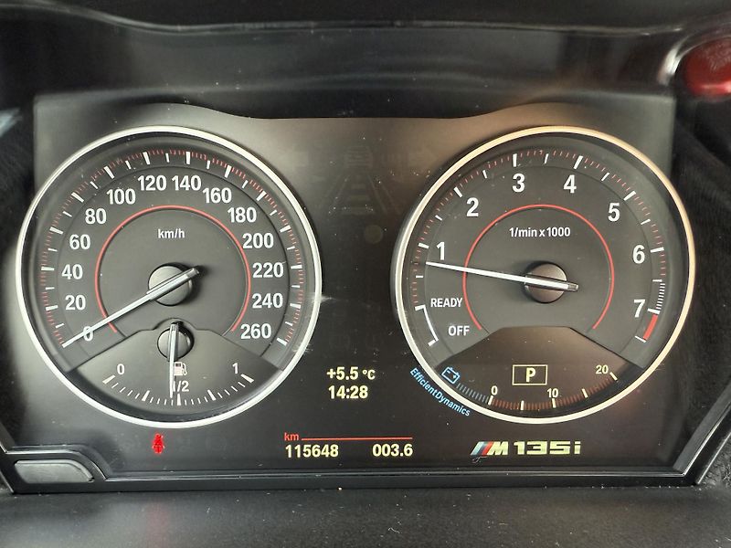 BMW Řada 1 M135i xDRIVE NAVI H/K LED KŮŽE - fotka 19 z 43
