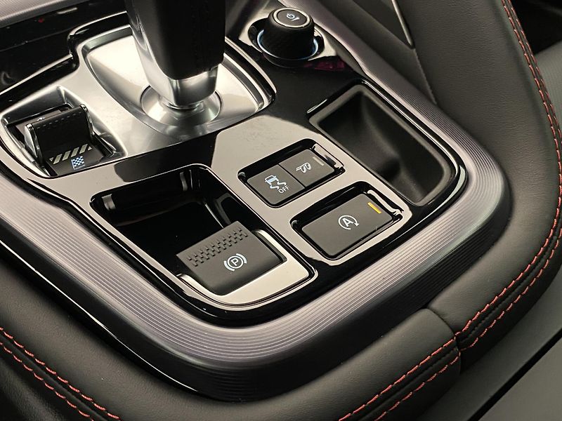 Jaguar F-Type R 5.0 423kW AWD AUT CZ - fotka 24 z 41