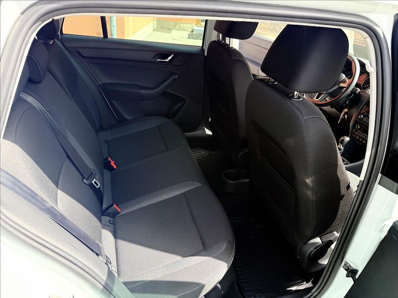 Škoda Rapid 1,2 TSi - fotka 19 z 26