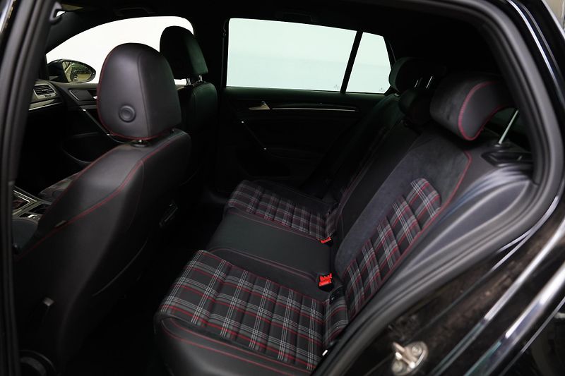 Volkswagen Golf - fotka 24 z 25
