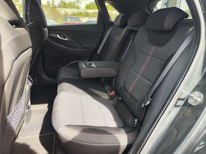 Hyundai i30 1.5 T-GDI/103kW N-Line DCT - fotka 11 z 34