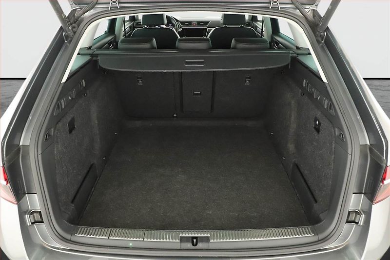 Škoda Superb (2022) Style 2.0 TDI - fotka 13 z 20