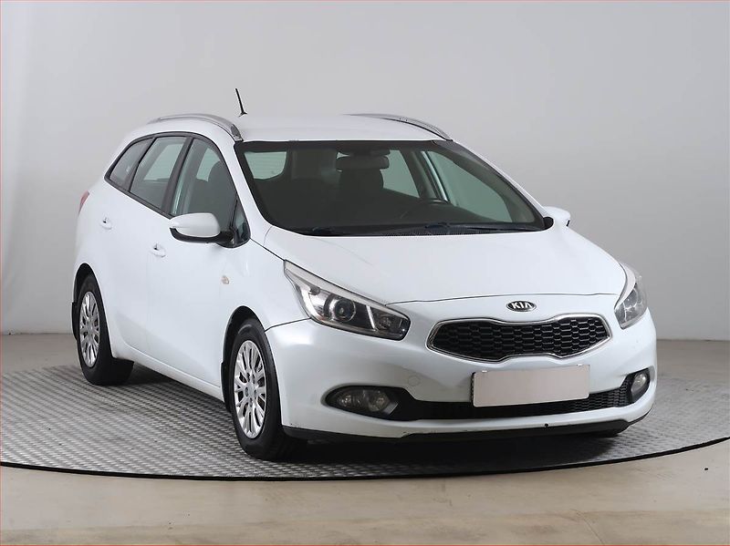 Kia Ceed (2014) Silver 1.6 CRDi, Serv.kniha - fotografie inzerátu