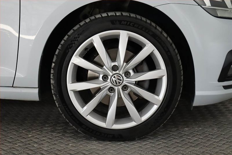 Volkswagen Golf (2017) 2.0 TDI, Automat, Navi - fotka 15 z 24