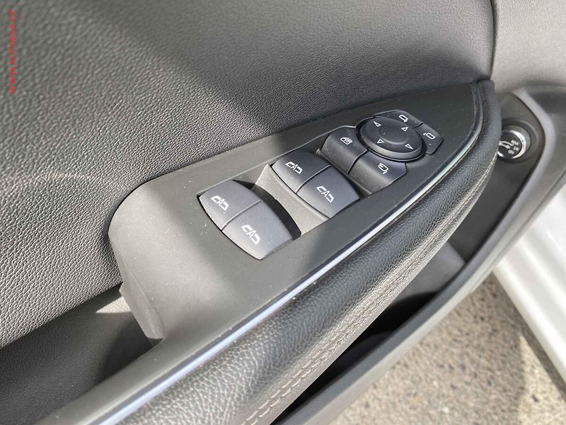 Opel Insignia (2021) 2.0 CDTi, 1.maj,ČR, AC, LED - fotka 13 z 19