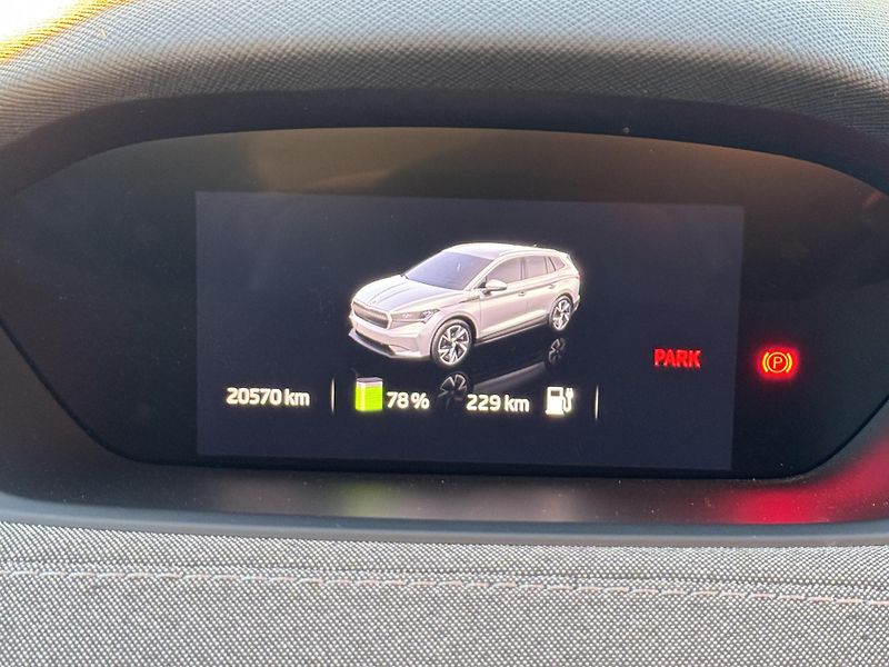 Škoda Enyaq 109 kW 55 kWh Kamera SoH 94,5% - fotka 24 z 27