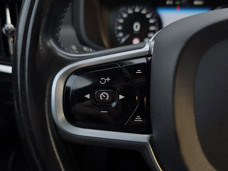Volvo V90 (2019) CROSS COUNTRY D4 4x4 2.0 140kW - fotka 11 z 28