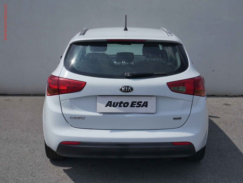 Kia Ceed (2014) 1.6 CRDI, ČR, AC, temp - fotka 5 z 15
