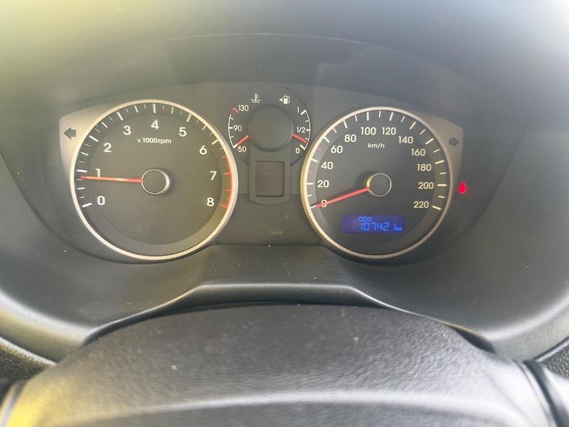 Hyundai i20 (2012) 1,2i VÝHŘ.SEDADLA JEN 107tis. - fotka 17 z 27
