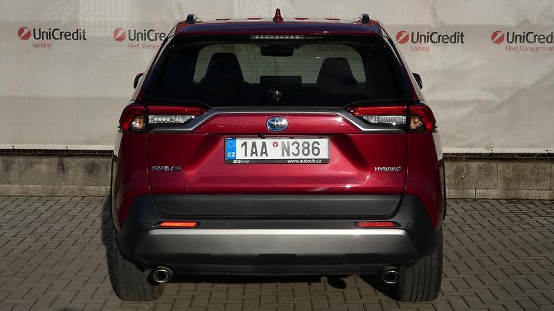 Toyota RAV4 2.5 Hybrid Executive 4WD e-CVT - fotka 4 z 24