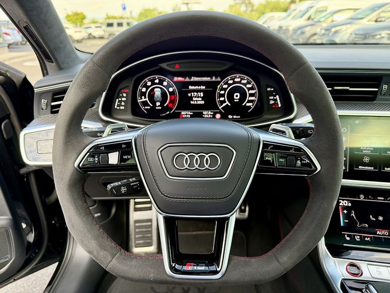 Audi RS 6 (2022) Avant TFSI 441 kW quattro - fotka 32 z 53