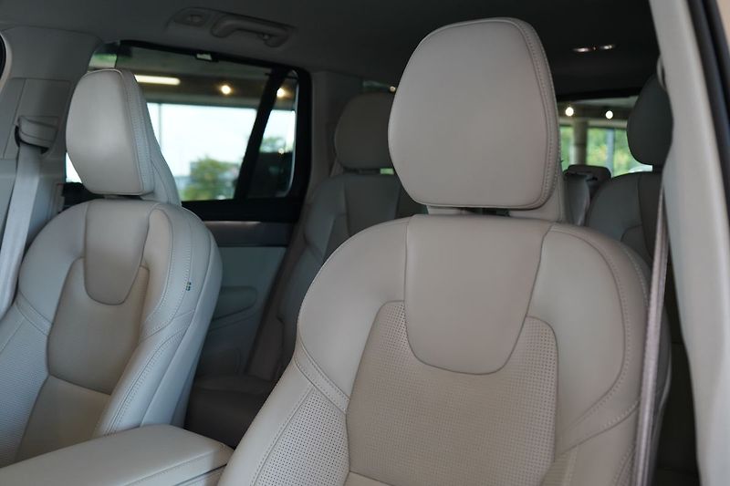 Volvo XC90 T8 PLUS Bright, Vzduch, 360° - fotka 20 z 50