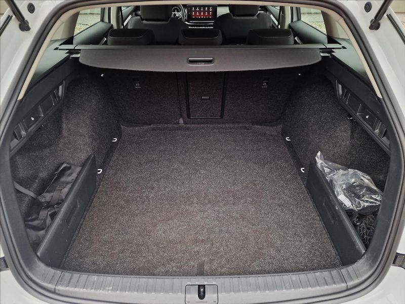 Škoda Octavia 2.0TDI Style, původ ČR,1.Maj. - fotka 16 z 50