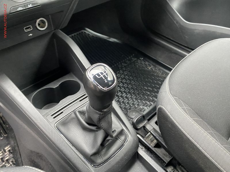 Škoda Fabia (2021) 1.0 TSi, ČR, Ambition, +pneu - fotka 15 z 17