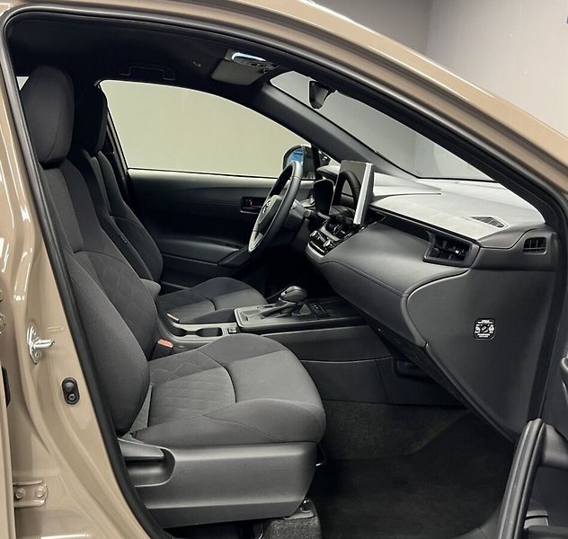 Toyota Corolla Cross COMFORT BUSINESS - fotka 10 z 17