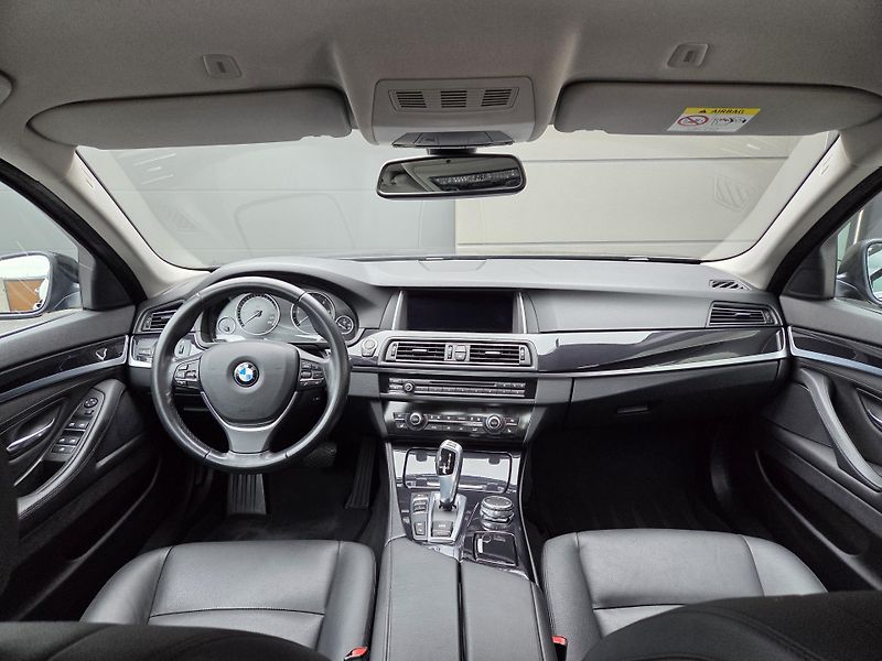 BMW Řada 5 525d xDrive ČR DPH  - fotka 10 z 44