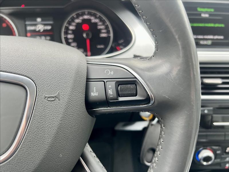 Audi A4 2,0 TDi KLIMA / NAVI - fotka 25 z 40