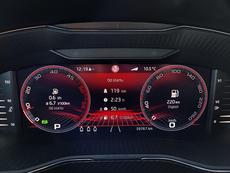 Škoda Superb 2.0 TDi DSG 4x4 SPORTLINE - fotka 11 z 46